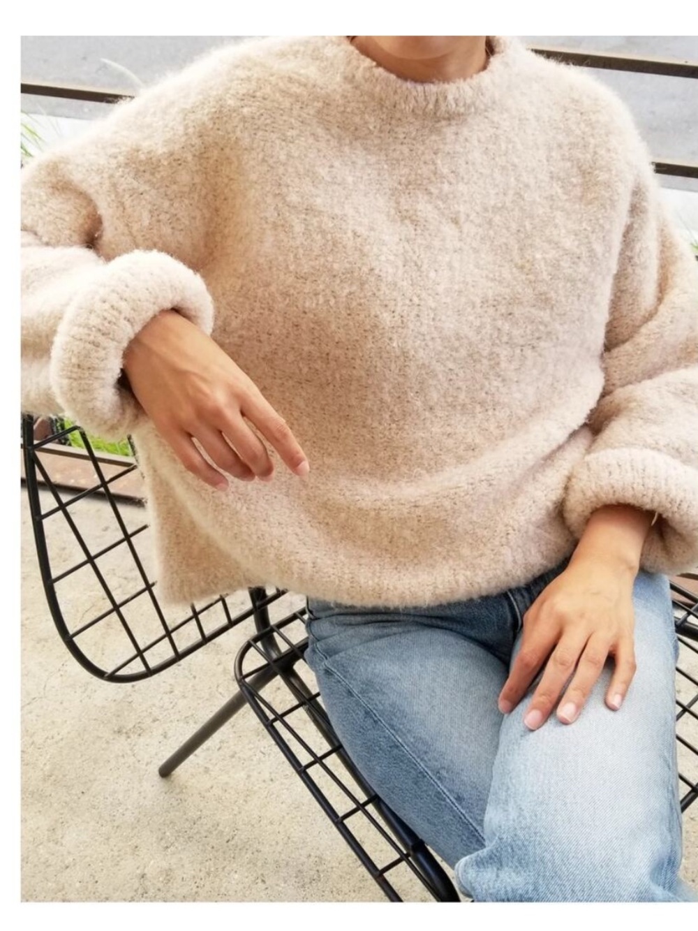 Le Bon Shoppe Women’s Wool Blend Evie Sweater In Sand Fuzzy Crewneck GUC SZ M/L